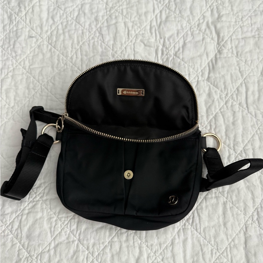 lululemon athletica Black Crossbody Bag - Picture 12 of 16